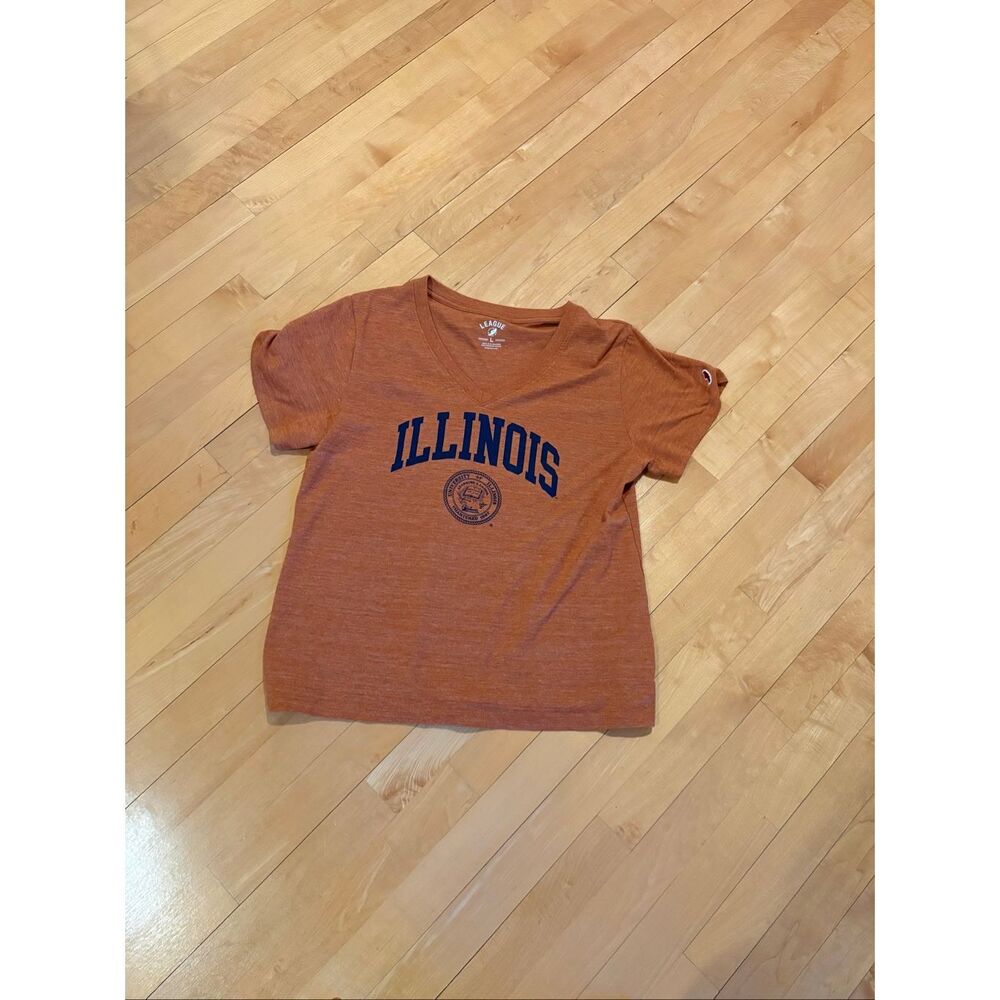 Lot of 2 U of Illinois T-Shirts, Large and Medium - Picture 7 of 11